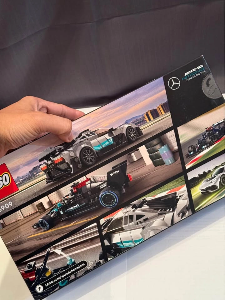 Lego 76909 Speed Champions Mercedes-AMG F1 W12 & Project One - photo 2