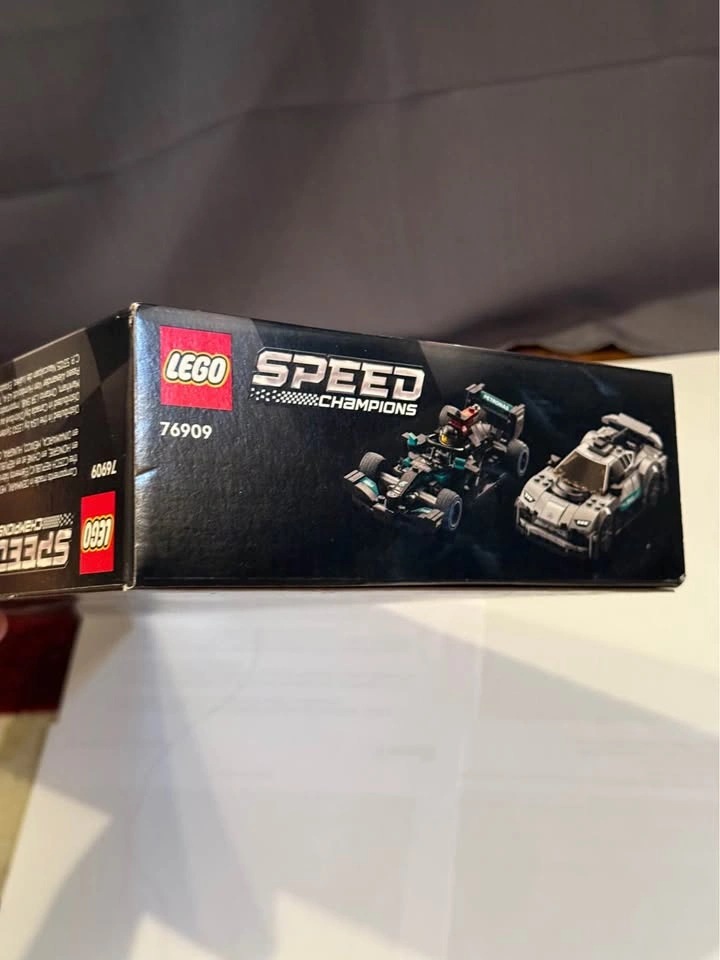Lego 76909 Speed Champions Mercedes-AMG F1 W12 & Project One - photo 3