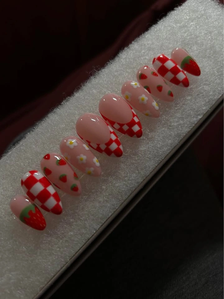 Handmade Press On Nails - photo 2