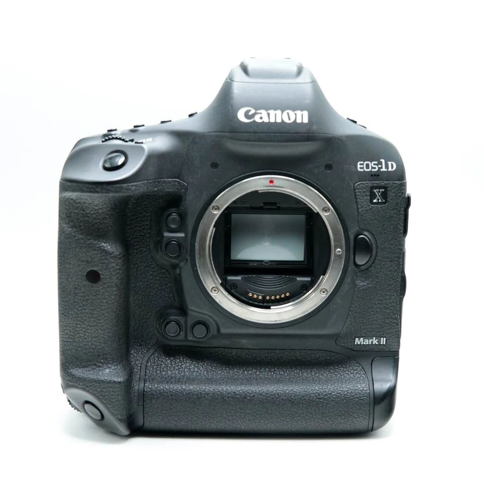 Canon EOS-1D X Mark II w/ Box & Accessories (Low Shutter)