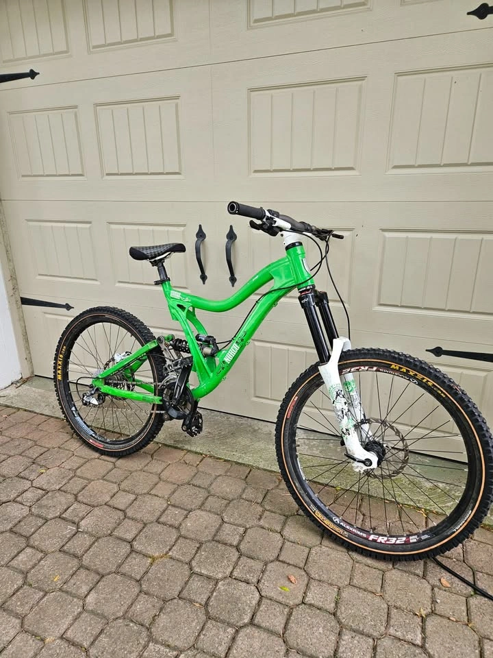 Norco Shore Bike - Great parts on it - Size Large - photo 2