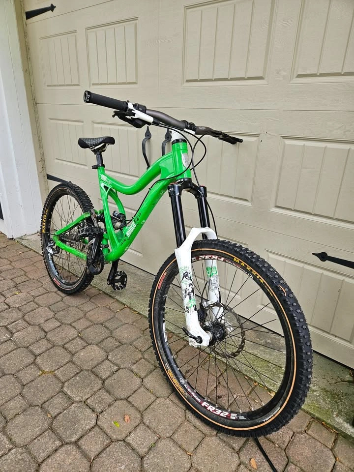 Norco Shore Bike - Great parts on it - Size Large - photo 3