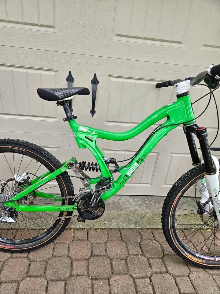 Norco Shore Bike - Great parts on it - Size Large - photo 5