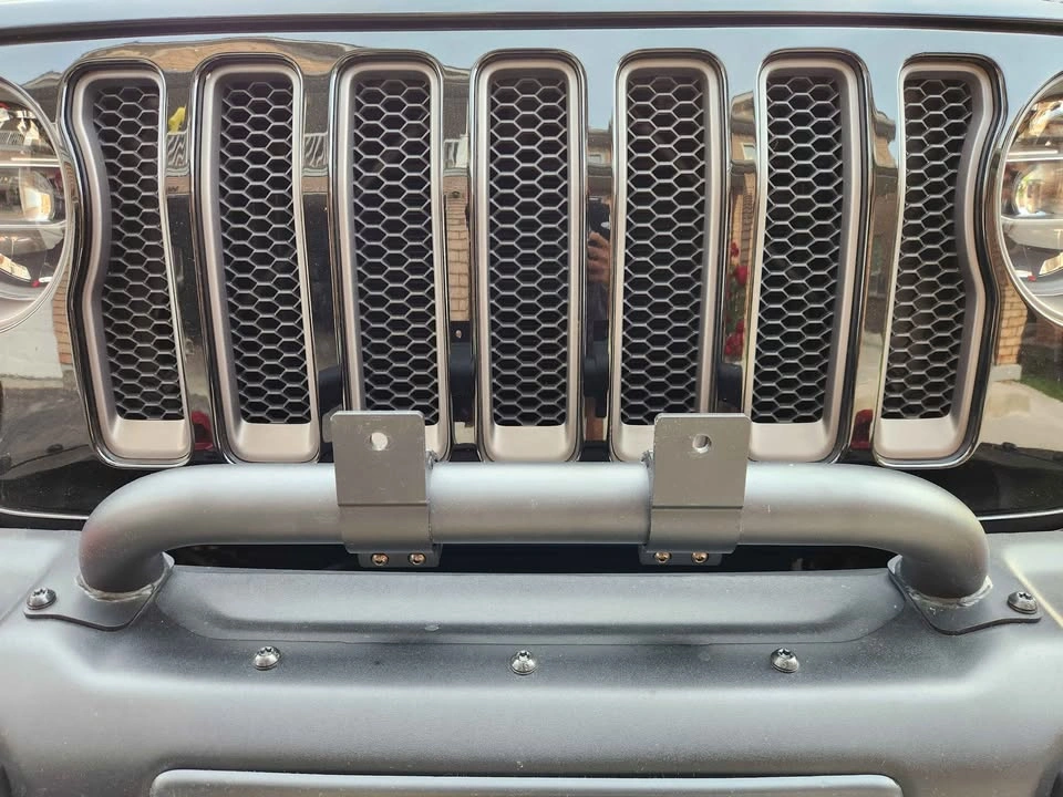 Grille and Winch Guard - photo 2
