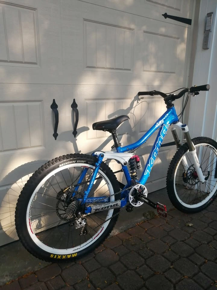 Kona Stinky Special Whistler Edition Bike - Like New - photo 5