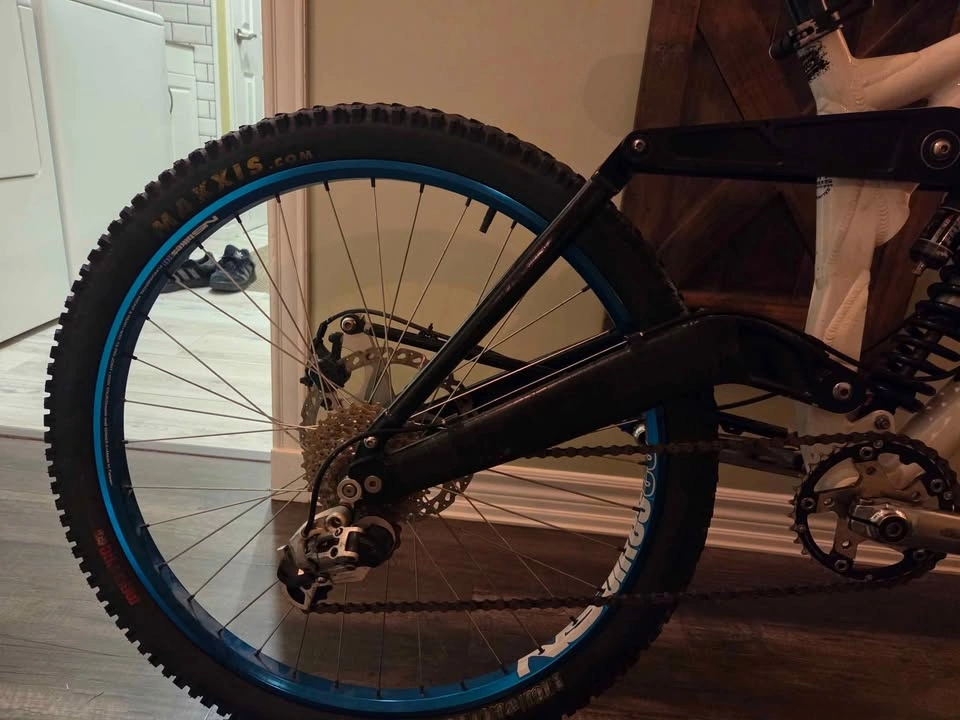 Kona Stab Supreme DH Bike - photo 5