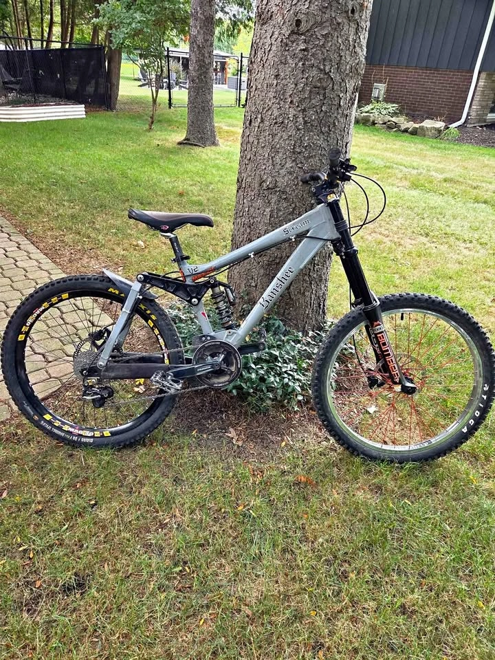 BANSHEE Scream V2 DH Bike