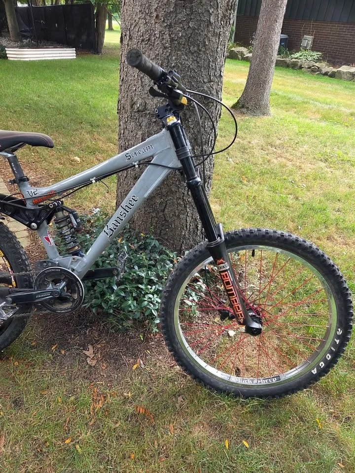 BANSHEE Scream V2 DH Bike - photo 2