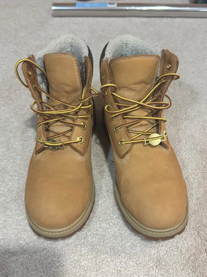 Timberland Boots (Size 7 US) - photo 3