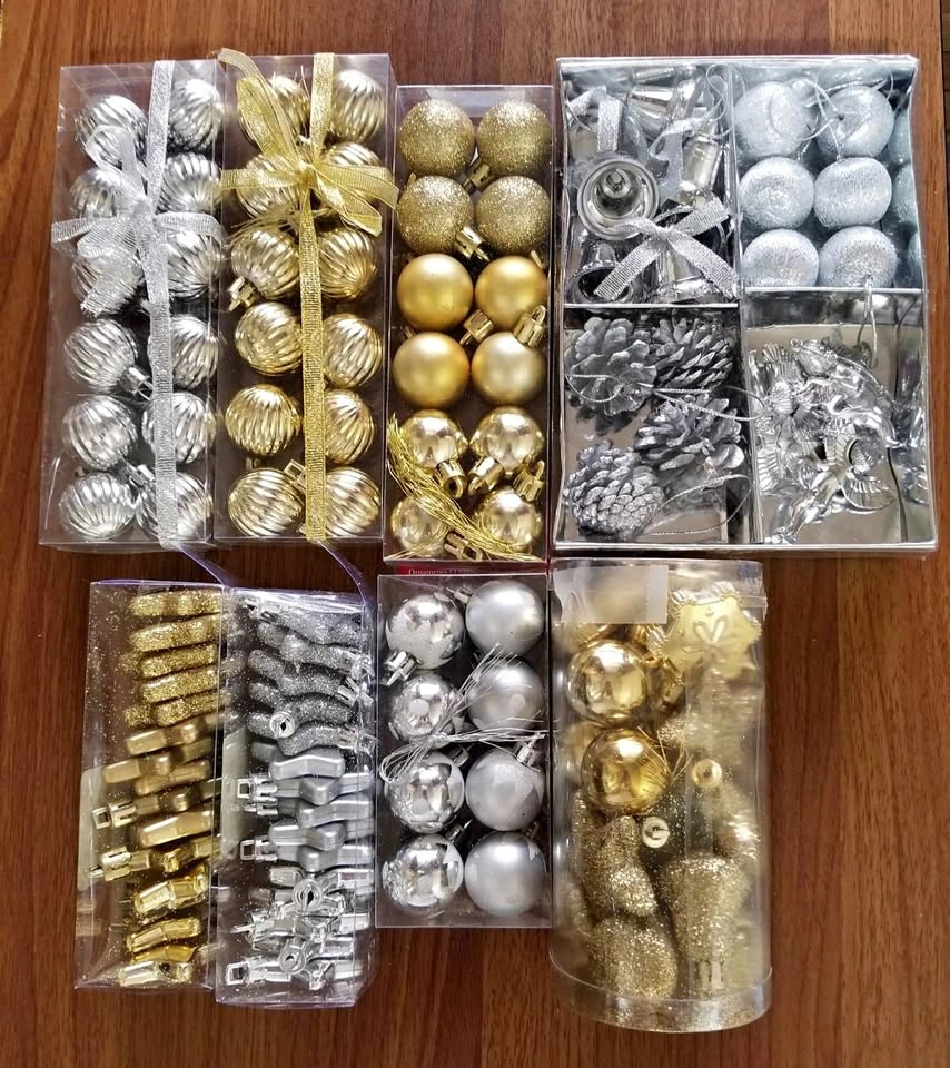 🎄Mini Size Silver & Gold Christmas Ornaments-$10 Bundle–NEW🎄