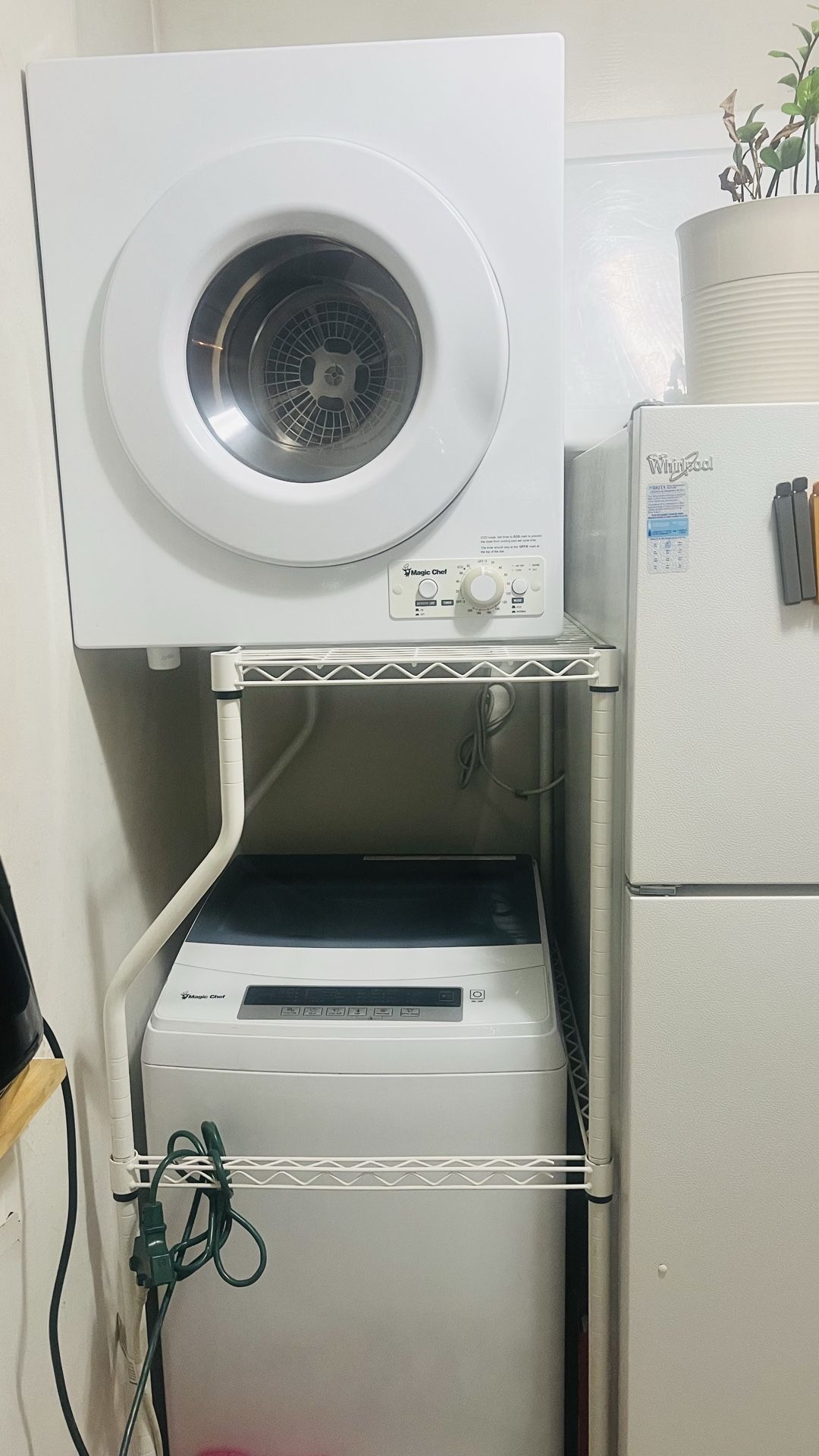 Magic Chef Washer 2.0cu ft and Dryer 2.6 cu ft