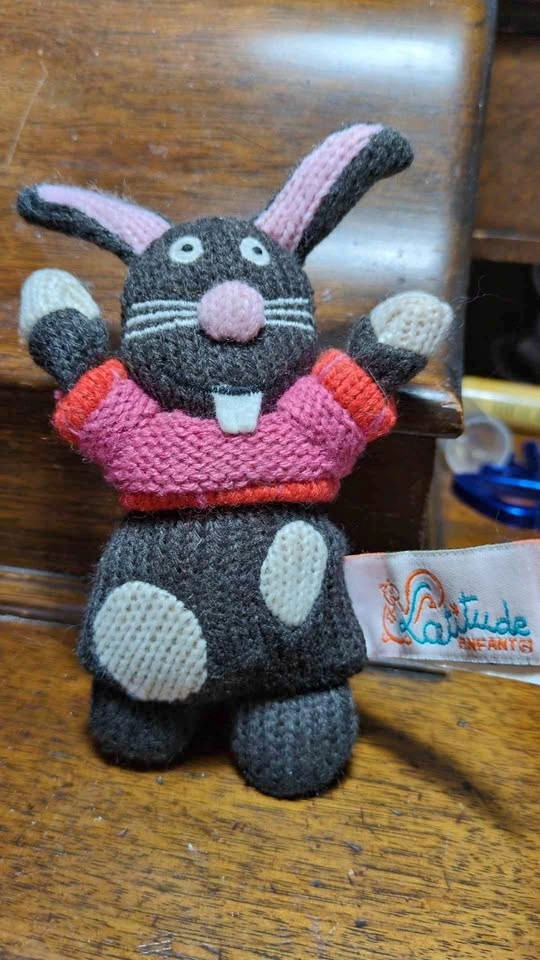 Vintage Latitude Enfant characters