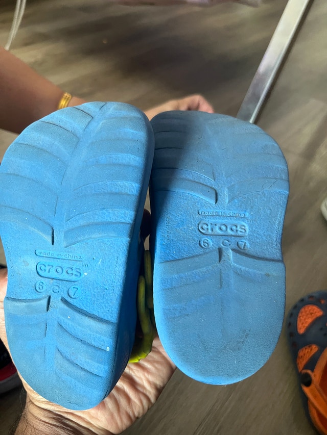 CROCS blue color size children 6 - 7 - photo 2
