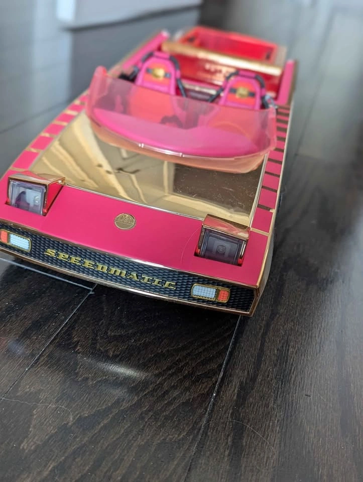 Pink & Gold LOL Surprise! Car-Pool Coupe w/ Pool & Dance Floor - photo 3