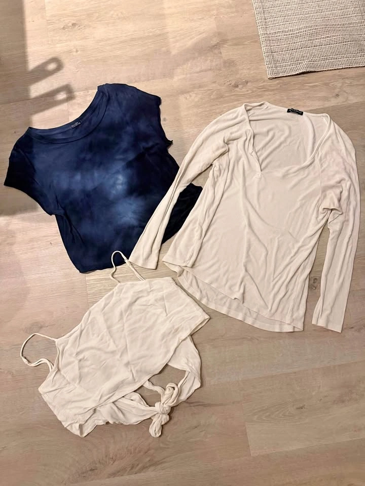 BRANDY MELVILLE Tops