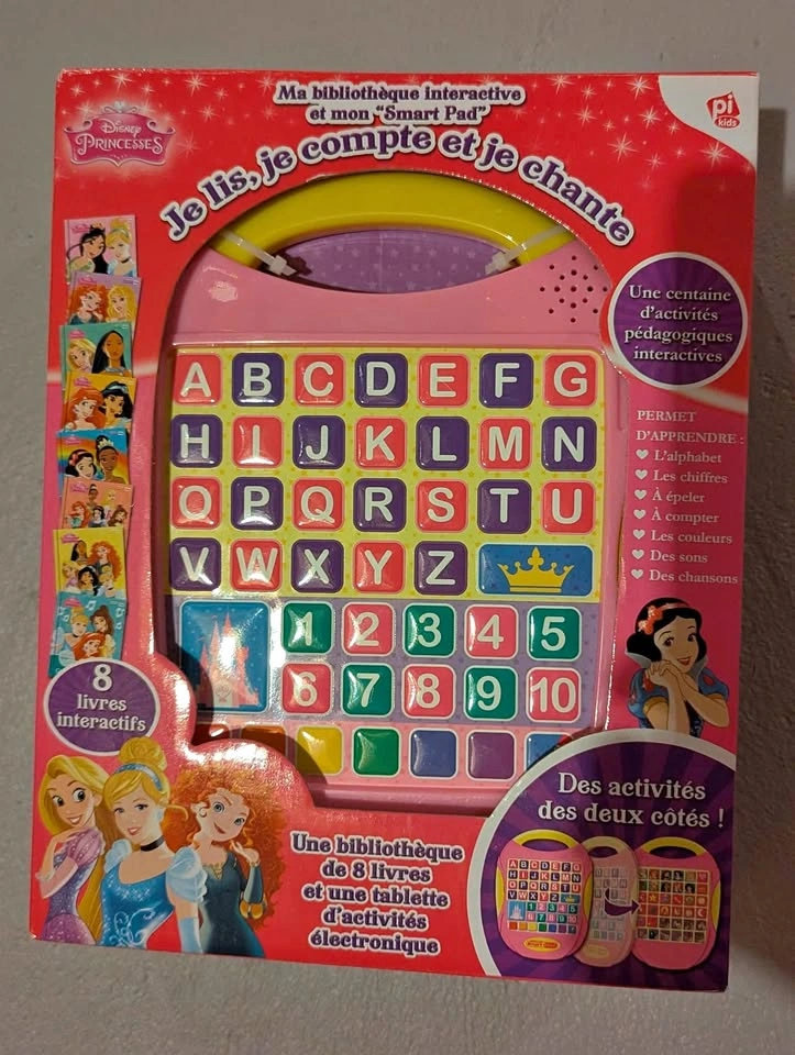 Brand New FRENCH Disney Princess Smart Pad & 8 Books