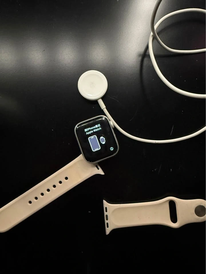 Apple Watch SE Cellular 40MM - photo 2