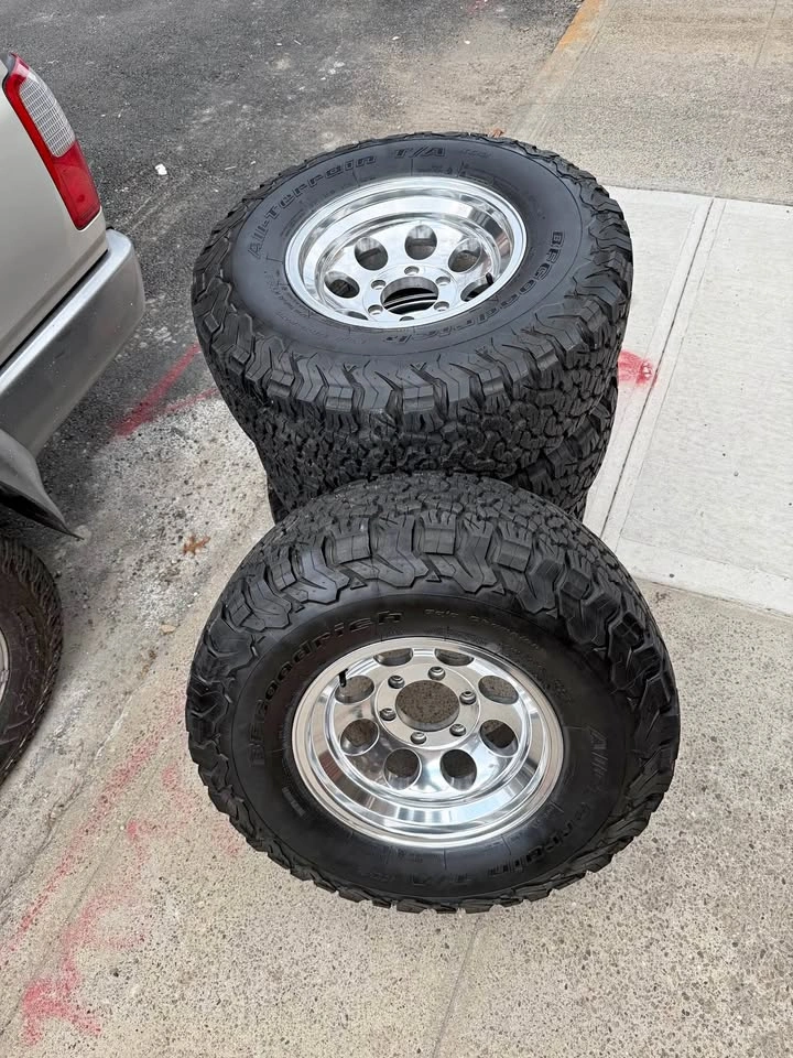 4 BFGoodrich All-Terrain T/A KO2 Tires & Wheels 31x10.50R15LT