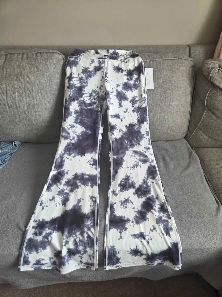 Brand New High-Waisted Flare Yoga Pants, Large - photo 2