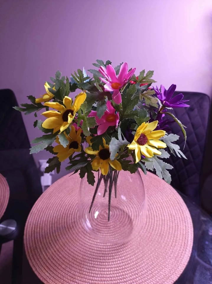 Elegant Vase with Flowers - photo 2