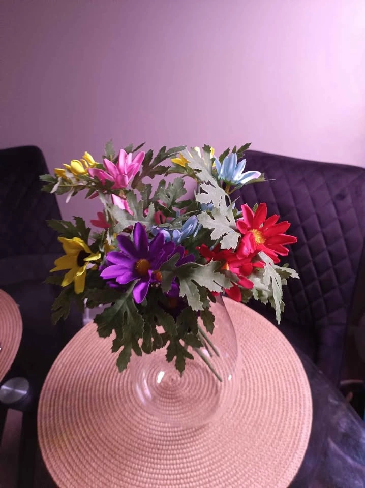 Elegant Vase with Flowers - photo 3