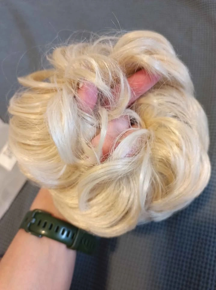 Blonde Beauty Bun - photo 2