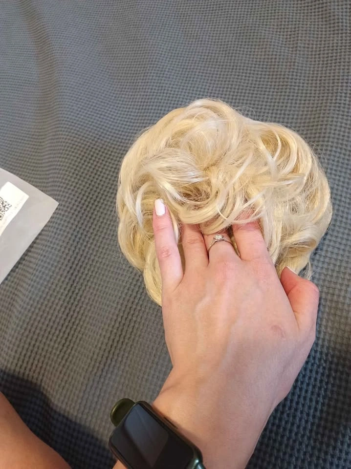 Blonde Beauty Bun - photo 4