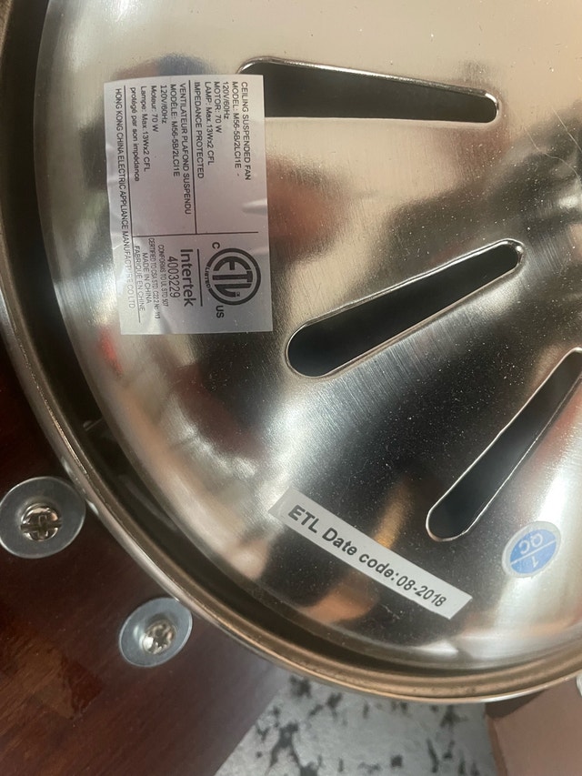 Ceiling fan with light and remote - photo 3