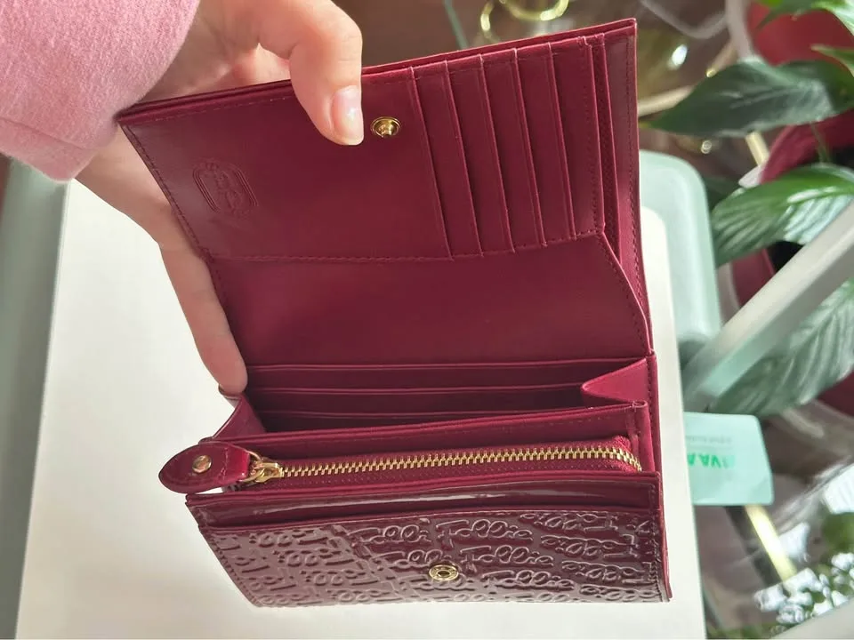 Red Follie Follie Wallet image indicator(5)