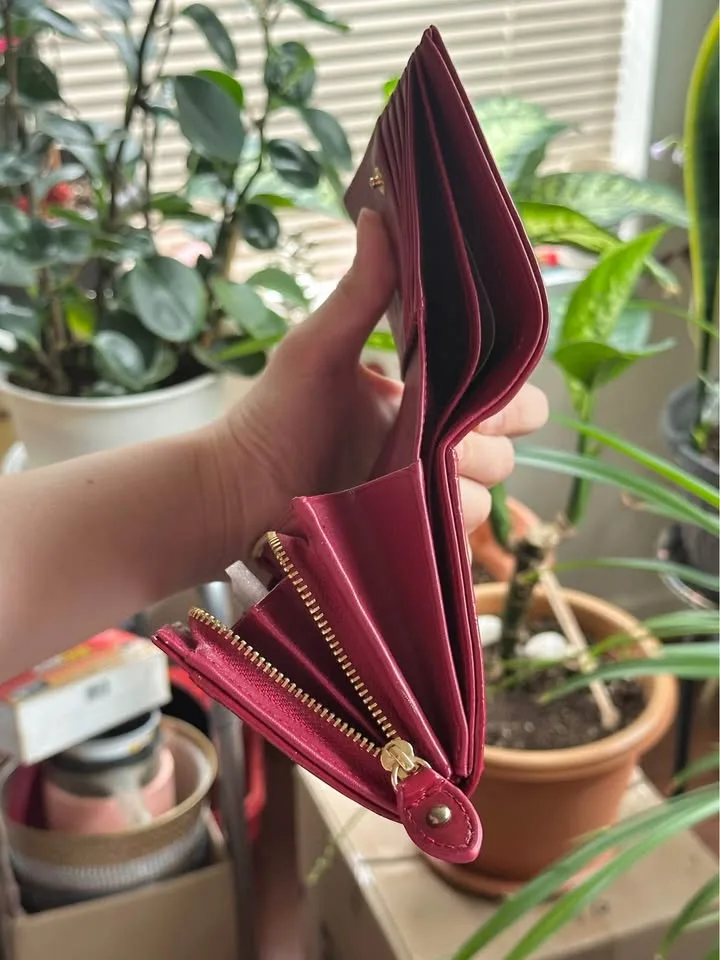 Red Follie Follie Wallet image indicator(7)