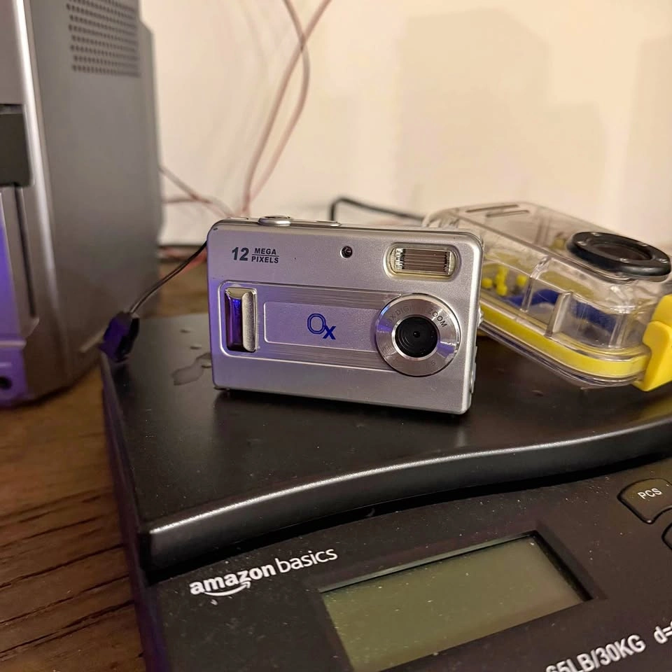 12 MP Compact Digital Camera Tested Works, Action Case
