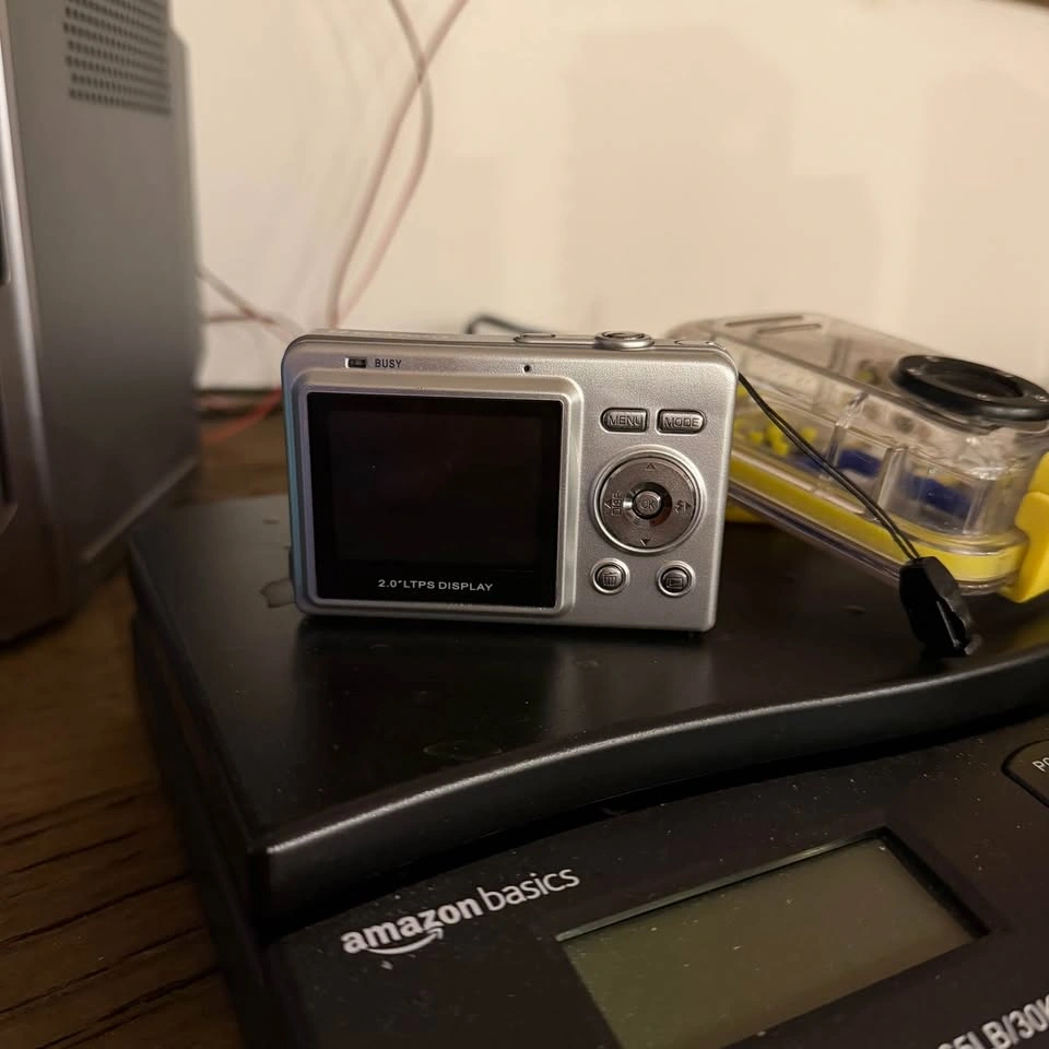 12 MP Compact Digital Camera Tested Works, Action Case - photo 2