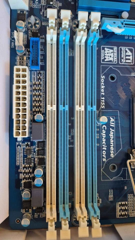 Gigabyte GA-H77M-D3H Motherboard - photo 5
