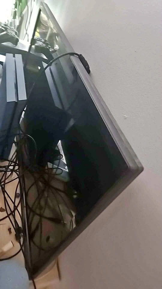 Older flat screen tv