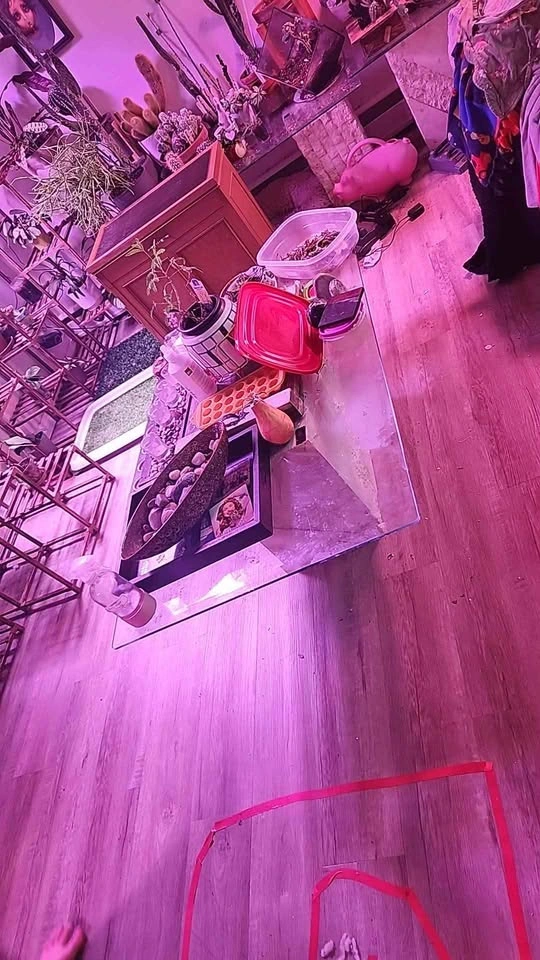 Glass topped living room table set - photo 5