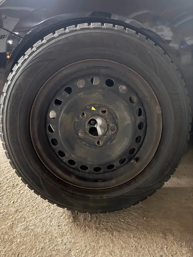 15-inch winter tires 195/65R15 + steel rims! 241 deal! image indicator(2)