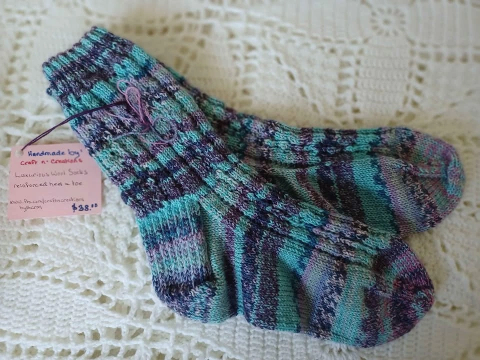 Handknit Socks - photo 2