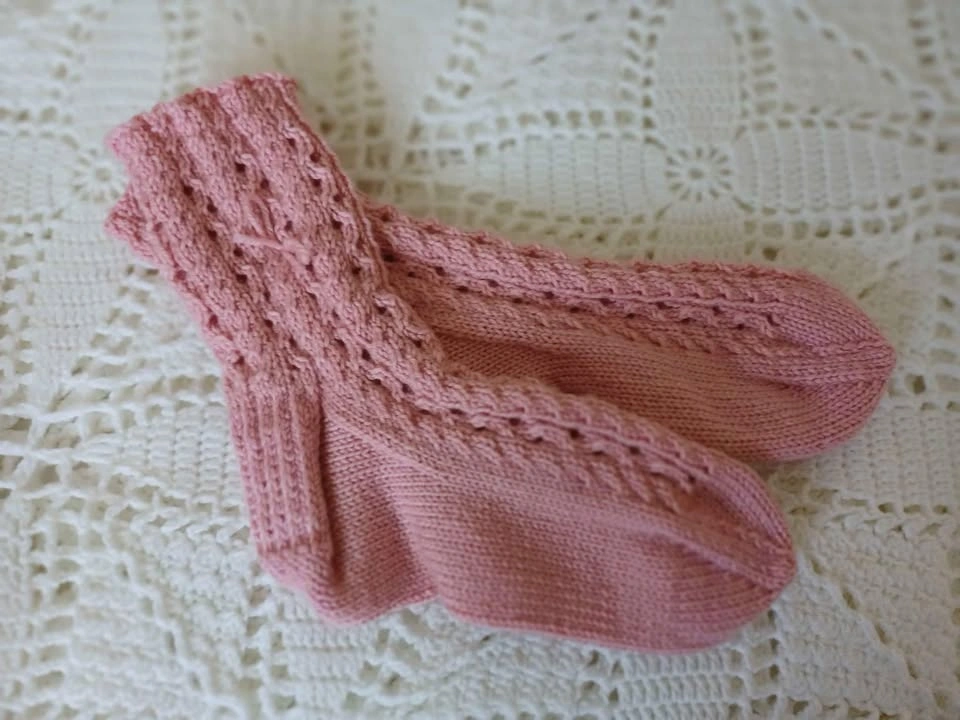 Handknit Socks - photo 3