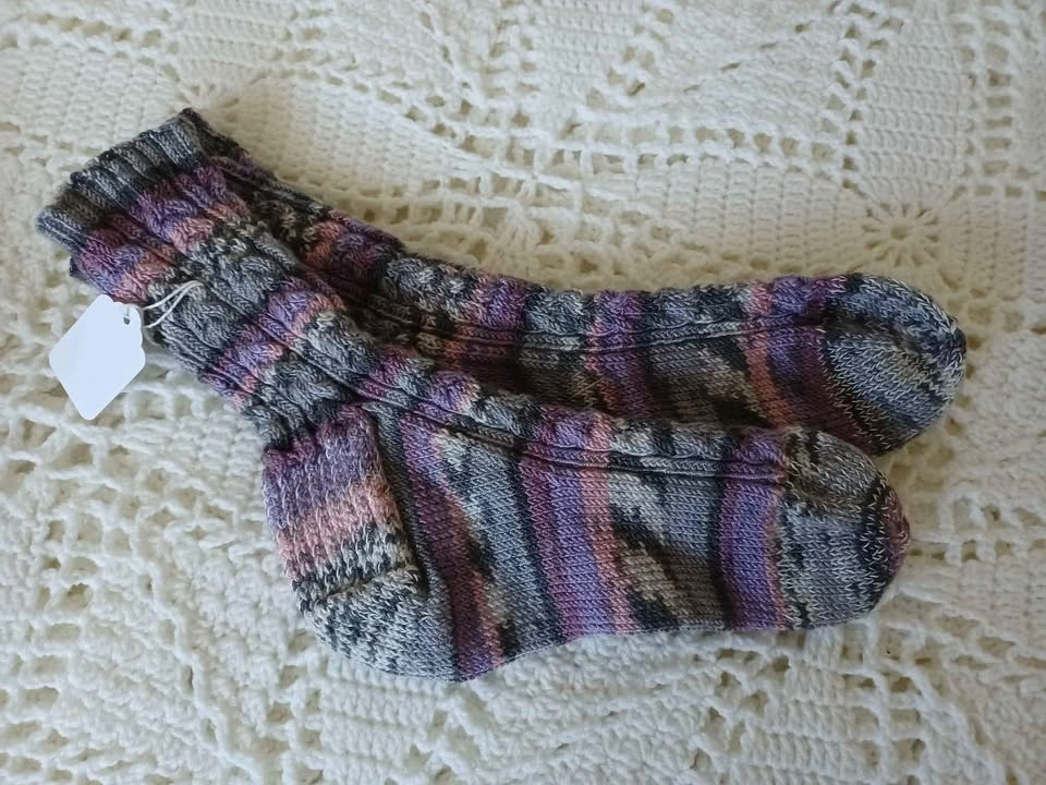 Handknit Socks - photo 4