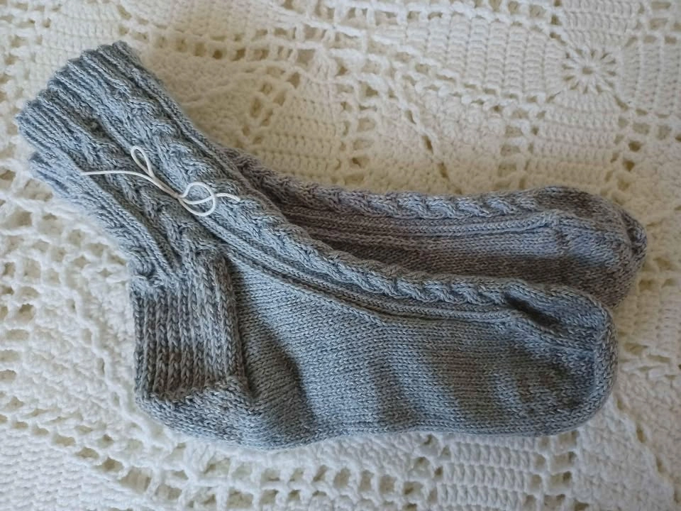 Handknit Socks - photo 5