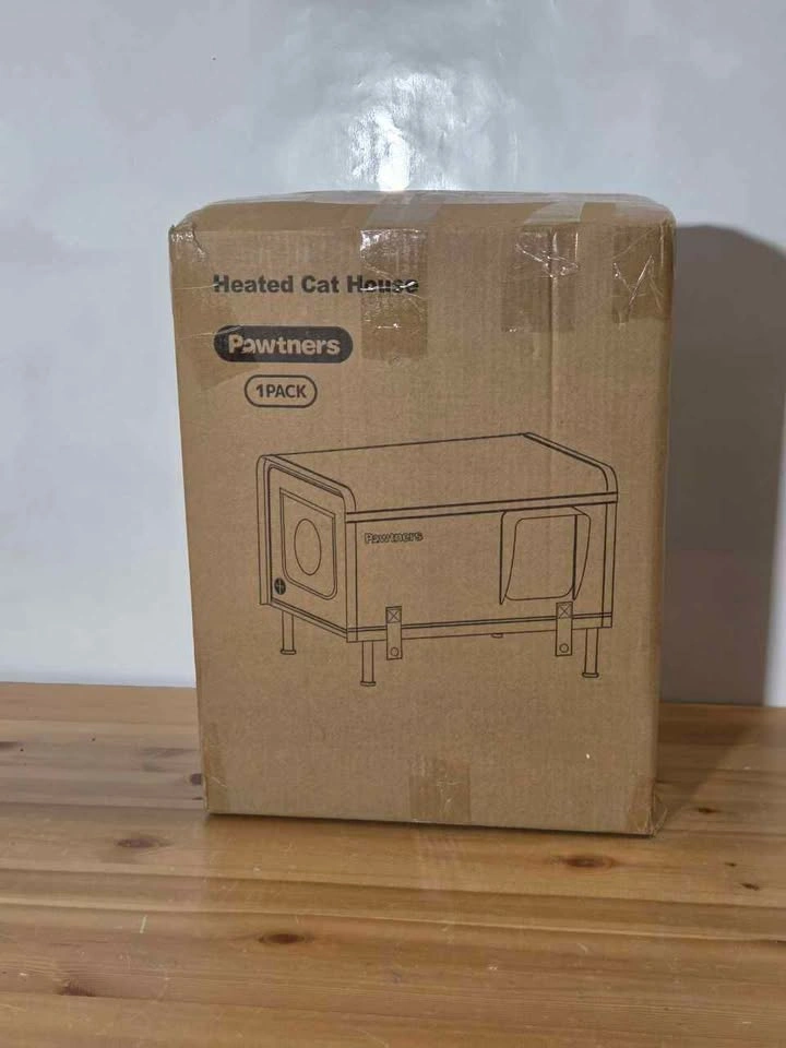 Heated Outdoor Cat House Insulated XL, New - photo 2