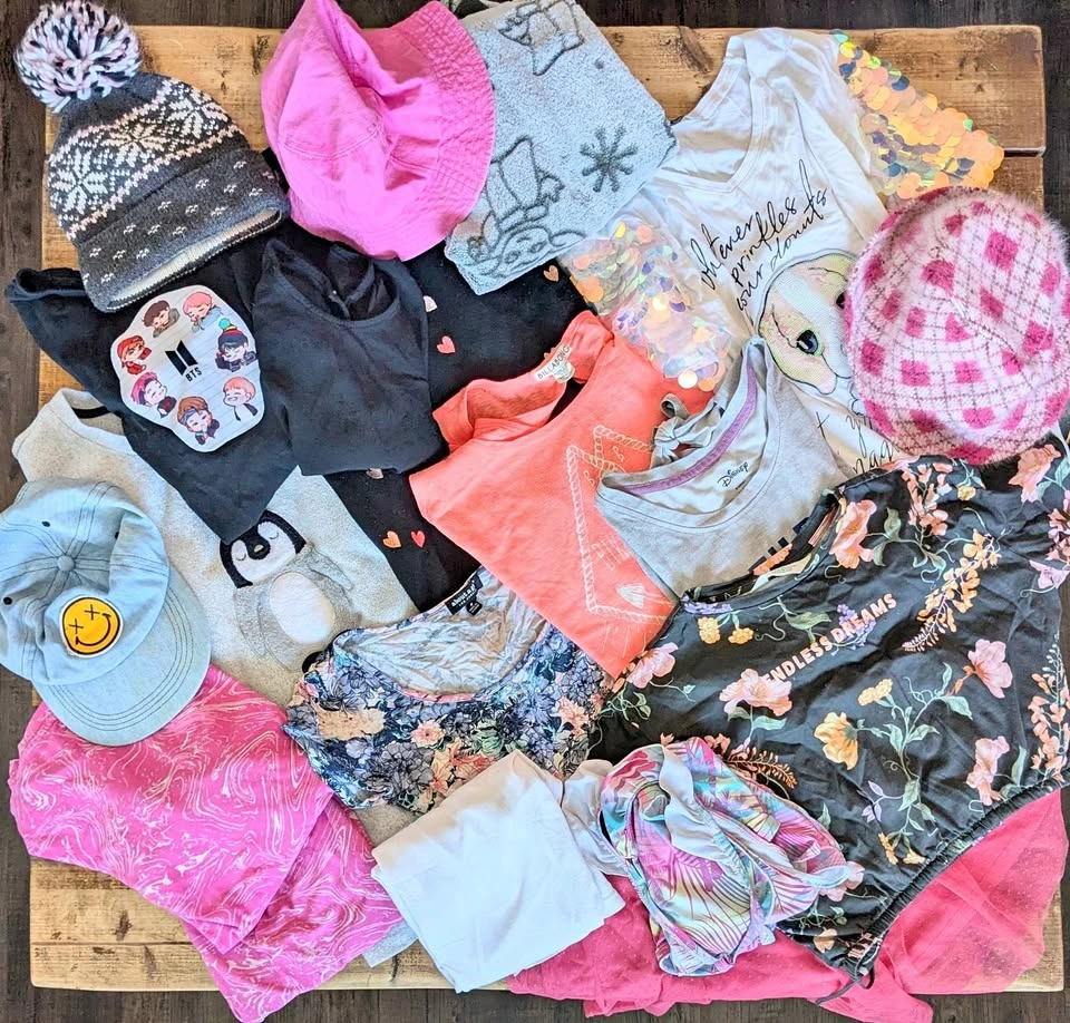 Girls M-XL 18 Item Clothing Bundle
