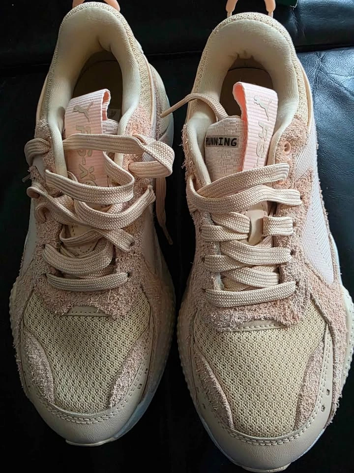 Womens Puma Shoes - Size 7 - photo 2