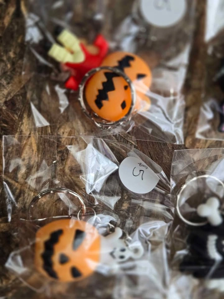 Nightmare Before Christmas/Halloween Keychains - photo 5