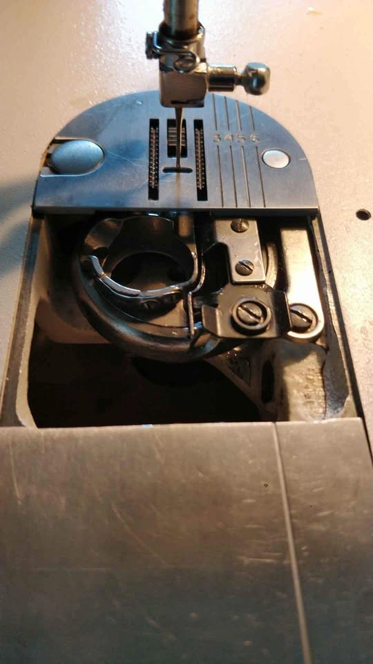 Singer 247 Sewing Machine - photo 3