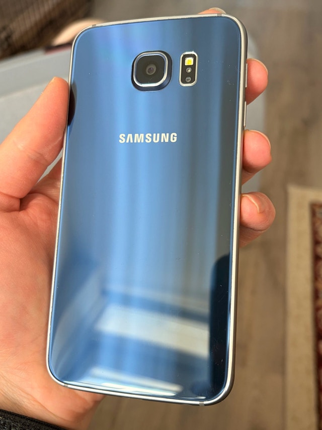 Samsung Galaxy S6 (SM-G920F) - photo 3