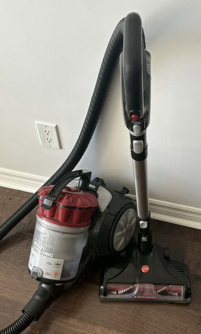 Hoover Bagless Canister Vacuum