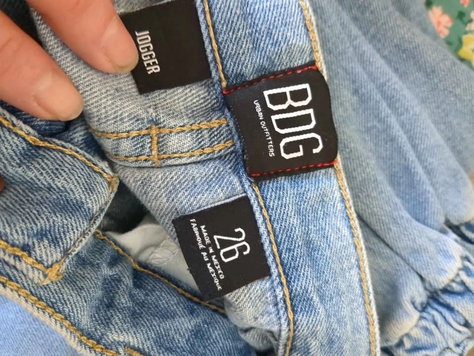 Urban Outfitters Denim Cargo Joggers Size 26 Light Wash Med Rise - photo 2
