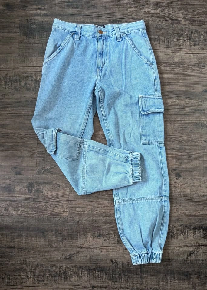 Urban Outfitters Denim Cargo Joggers Size 26 Light Wash Med Rise - photo 3
