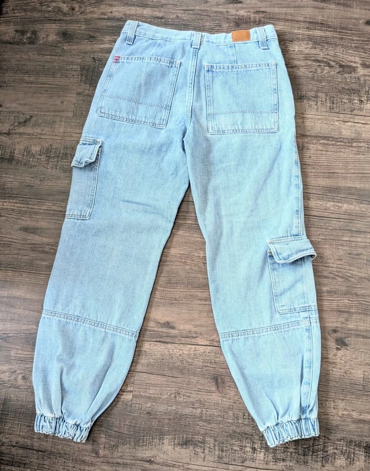 Urban Outfitters Denim Cargo Joggers Size 26 Light Wash Med Rise - photo 4